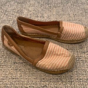 Cute Sperry pink and white flats - size 6